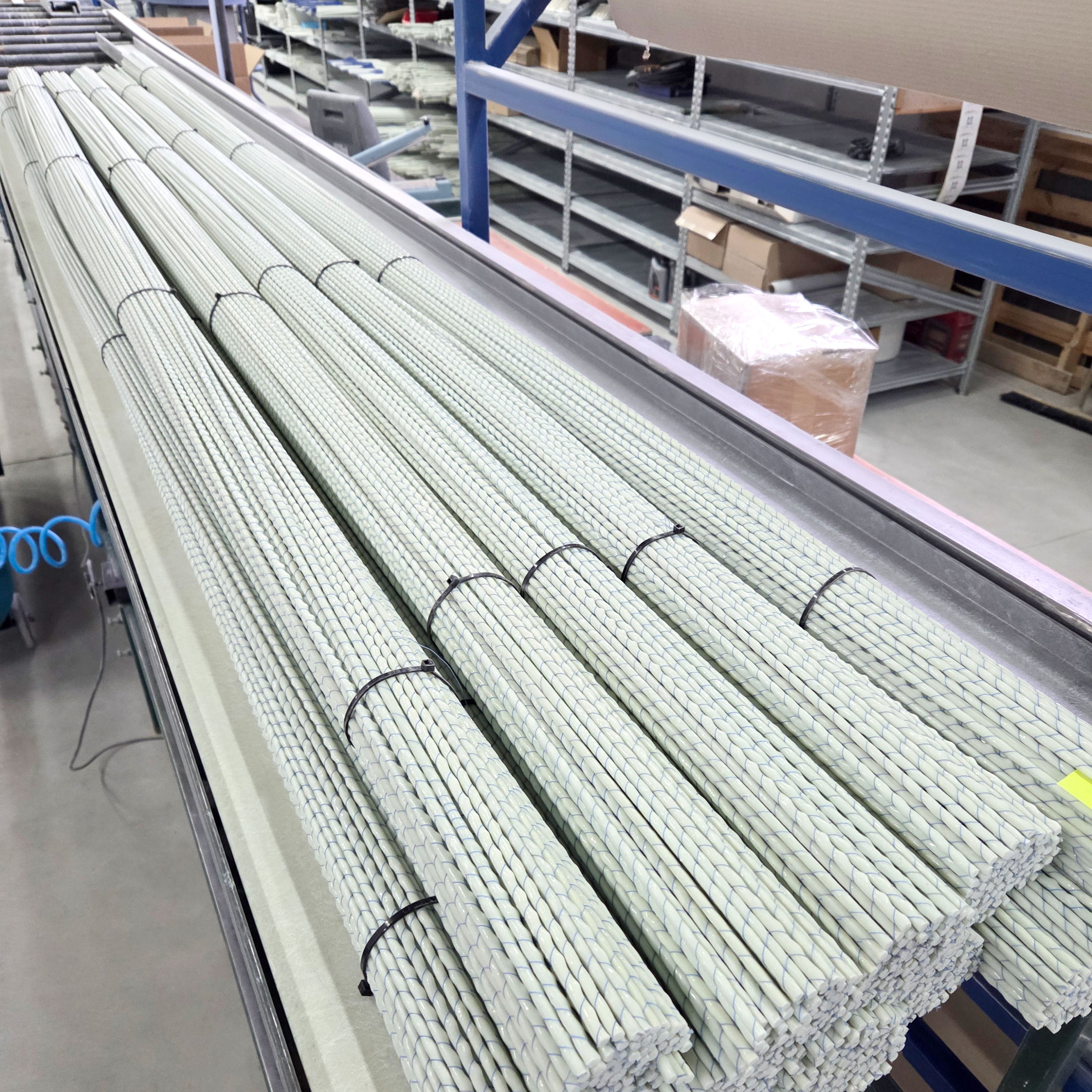 Rievoti stikla šķiedras stieņi, UV stabilizēti